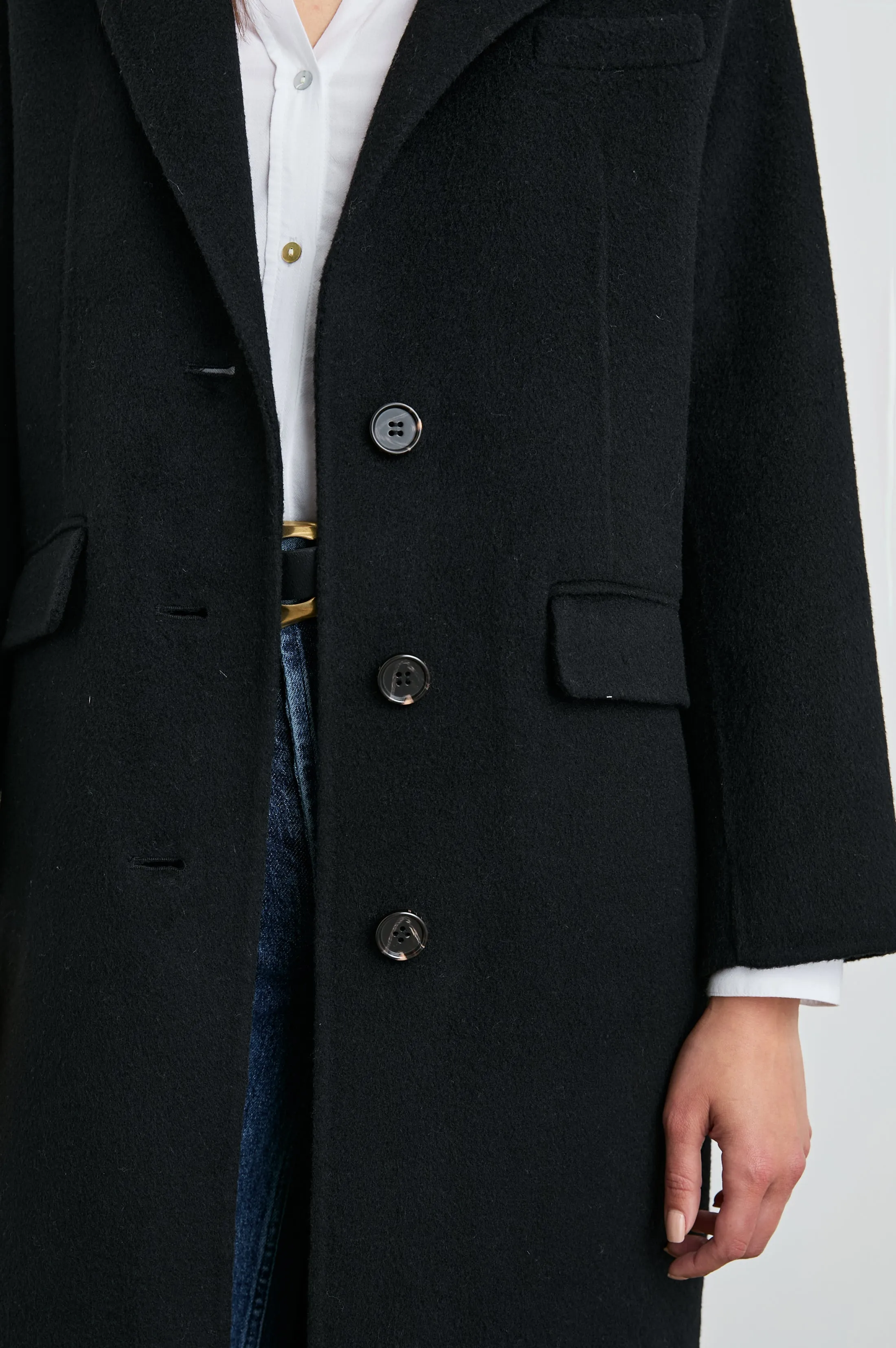 GALLERY COAT - BLACK